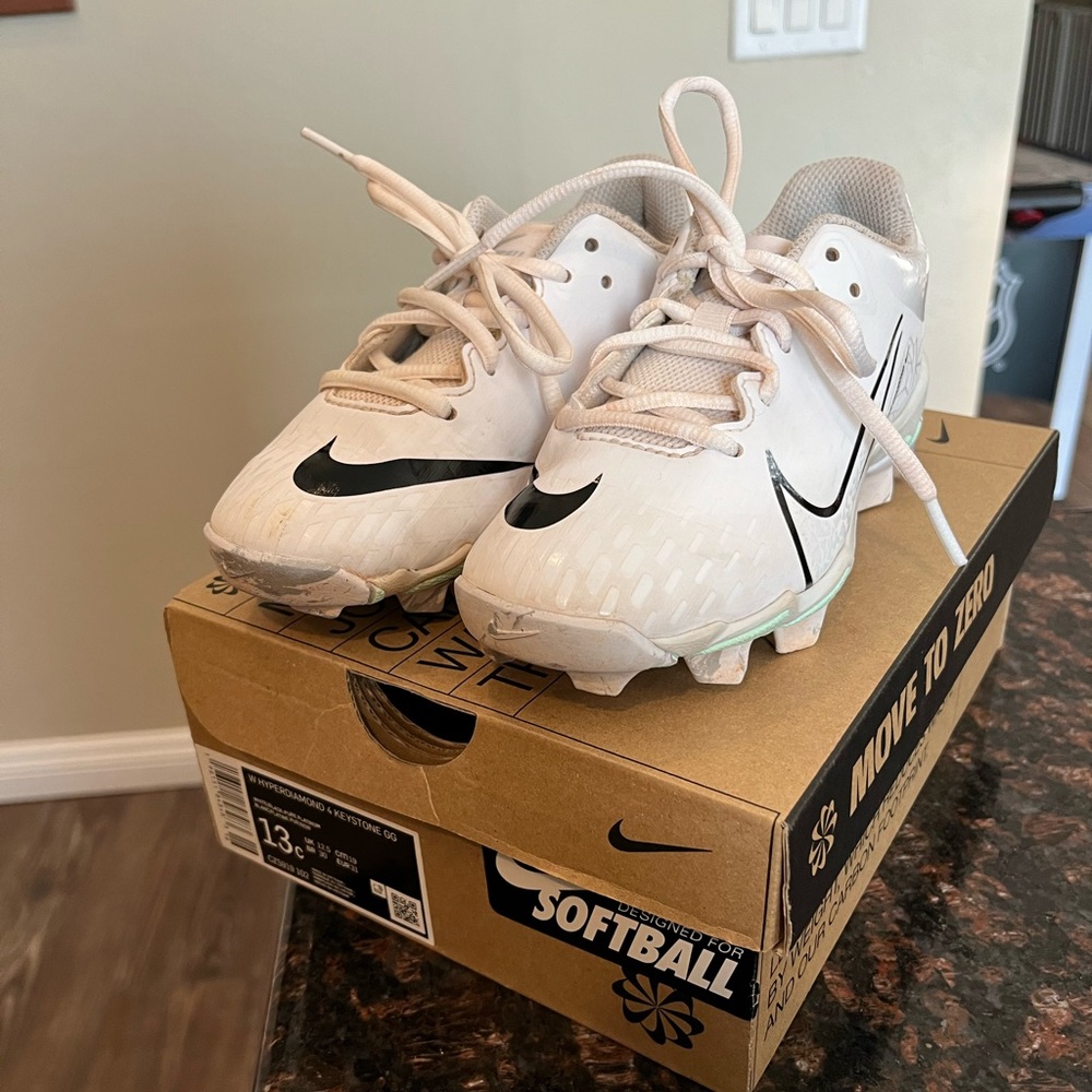 Nike cleats - Picture 3 of 3